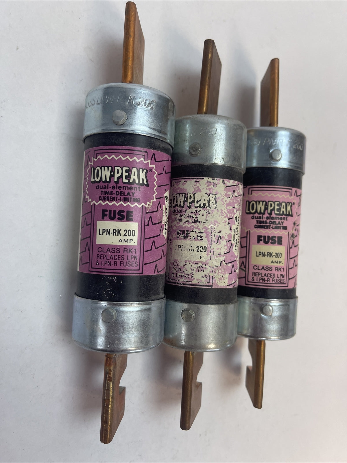 BUSSMANN LPN-RK 200 LOW-PEAK CLASS RK1 FUSE TIME DELAY 200AMP 250VAC (LOT OF 3)0