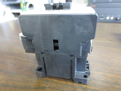 FUJI SC-E03 CONTACTOR w/ SZ-A11/T AUXILIARY CONTACT5