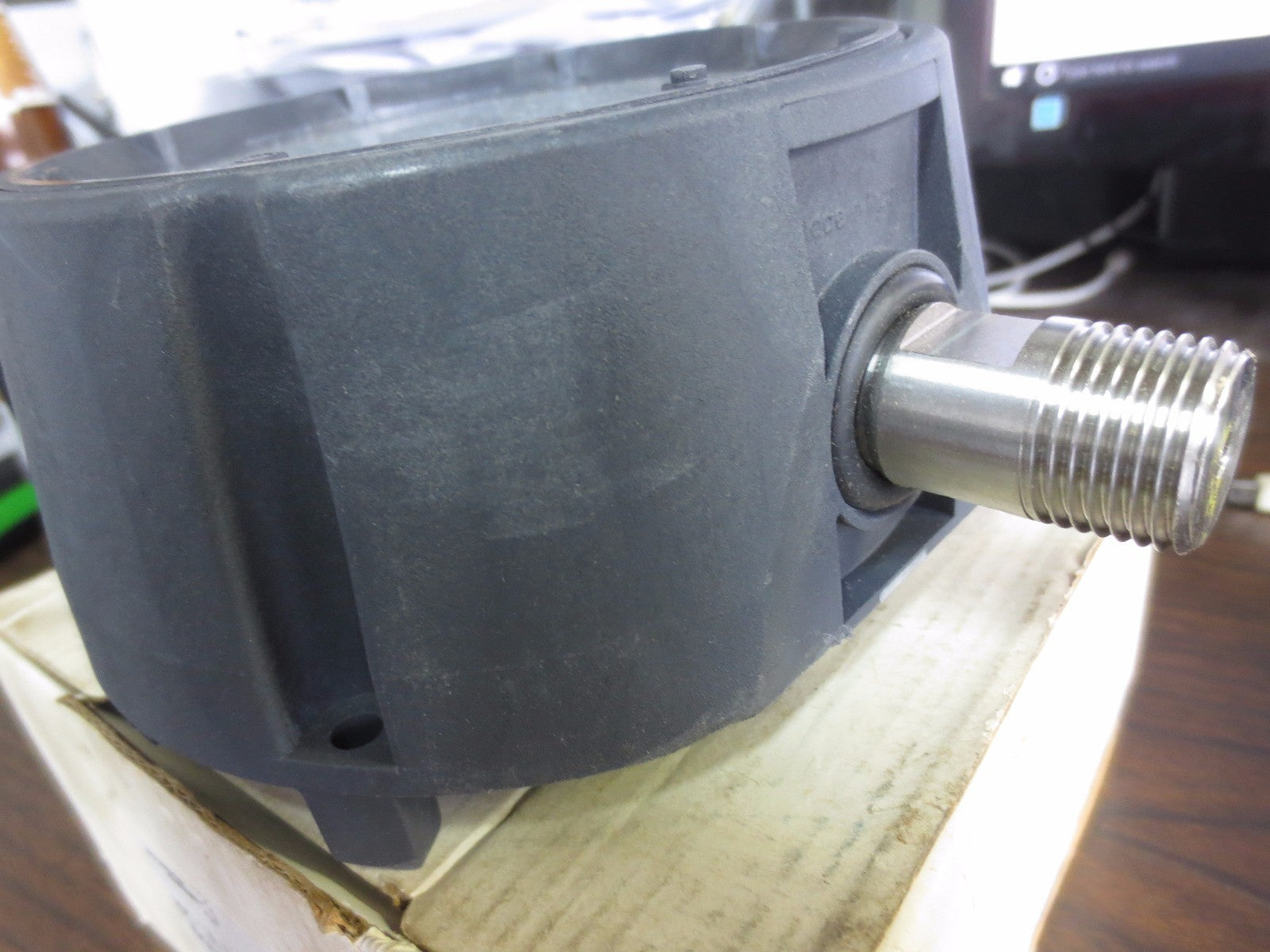 BOURDON HAENNI MPG6A60H37US6A PROCESS GAUGE 0-5000psi - MPG130A - NEW SURPLUS5