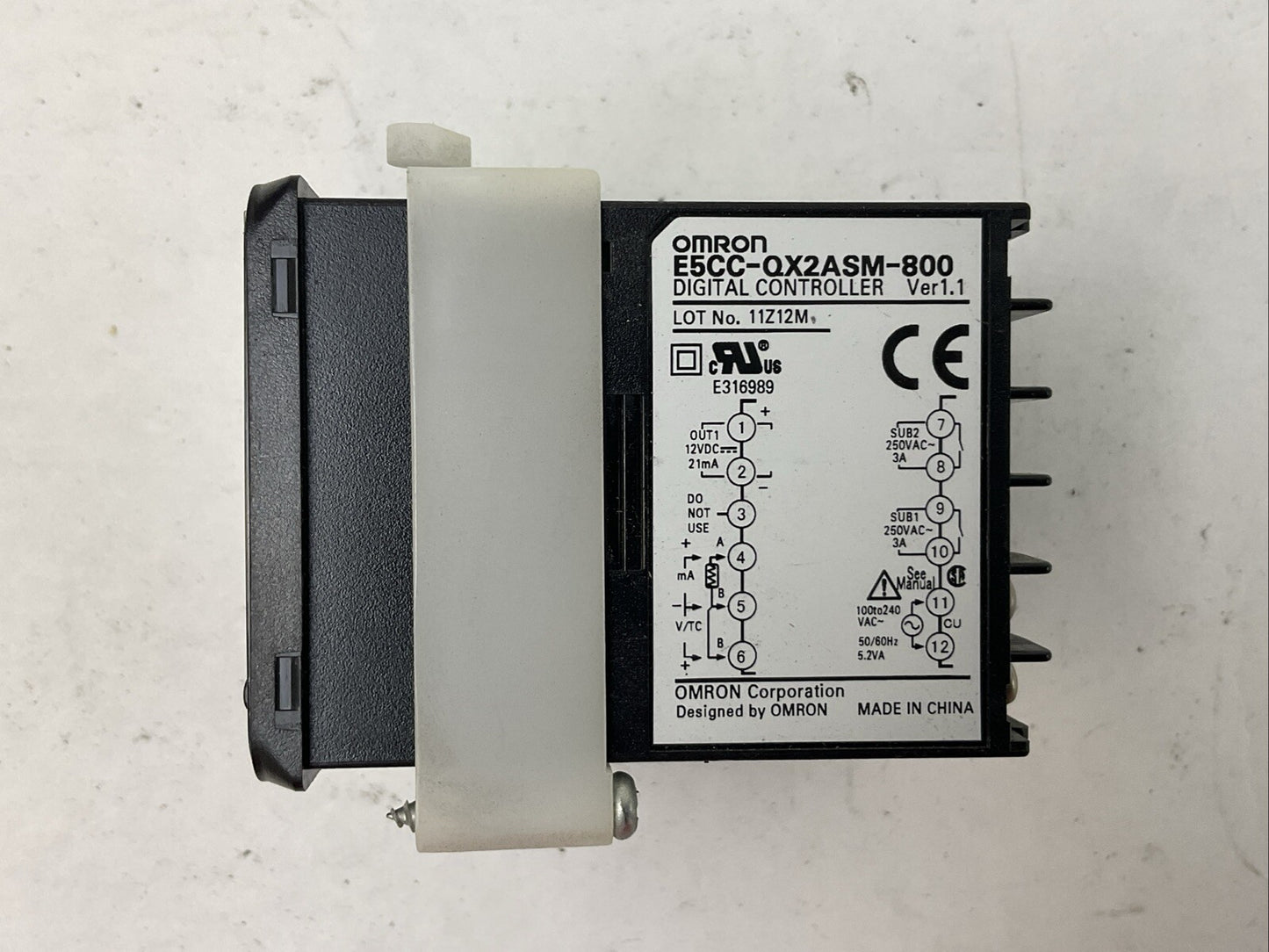 OMRON E5CC-QX2ASM-800 DIGITAL TEMPERATURE CONTROLLER VER 1.11