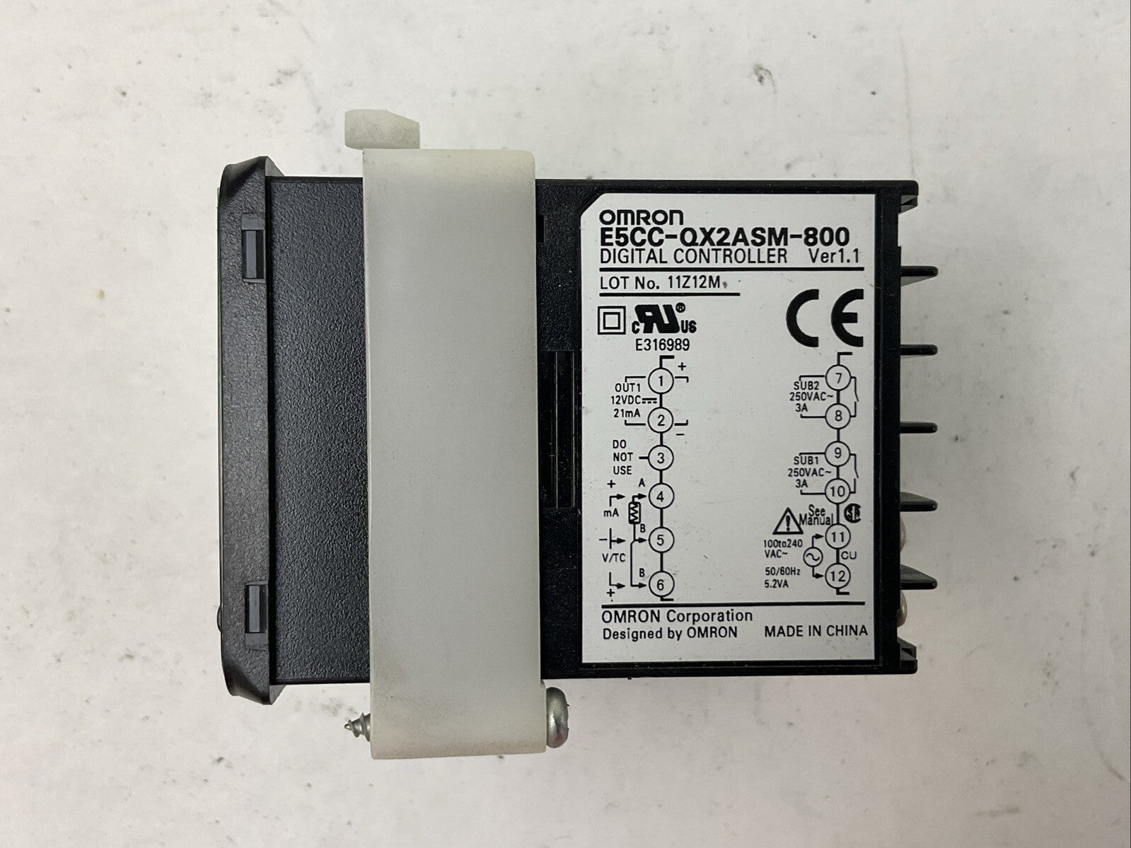 OMRON E5CC-QX2ASM-800 DIGITAL TEMPERATURE CONTROLLER VER 1.11