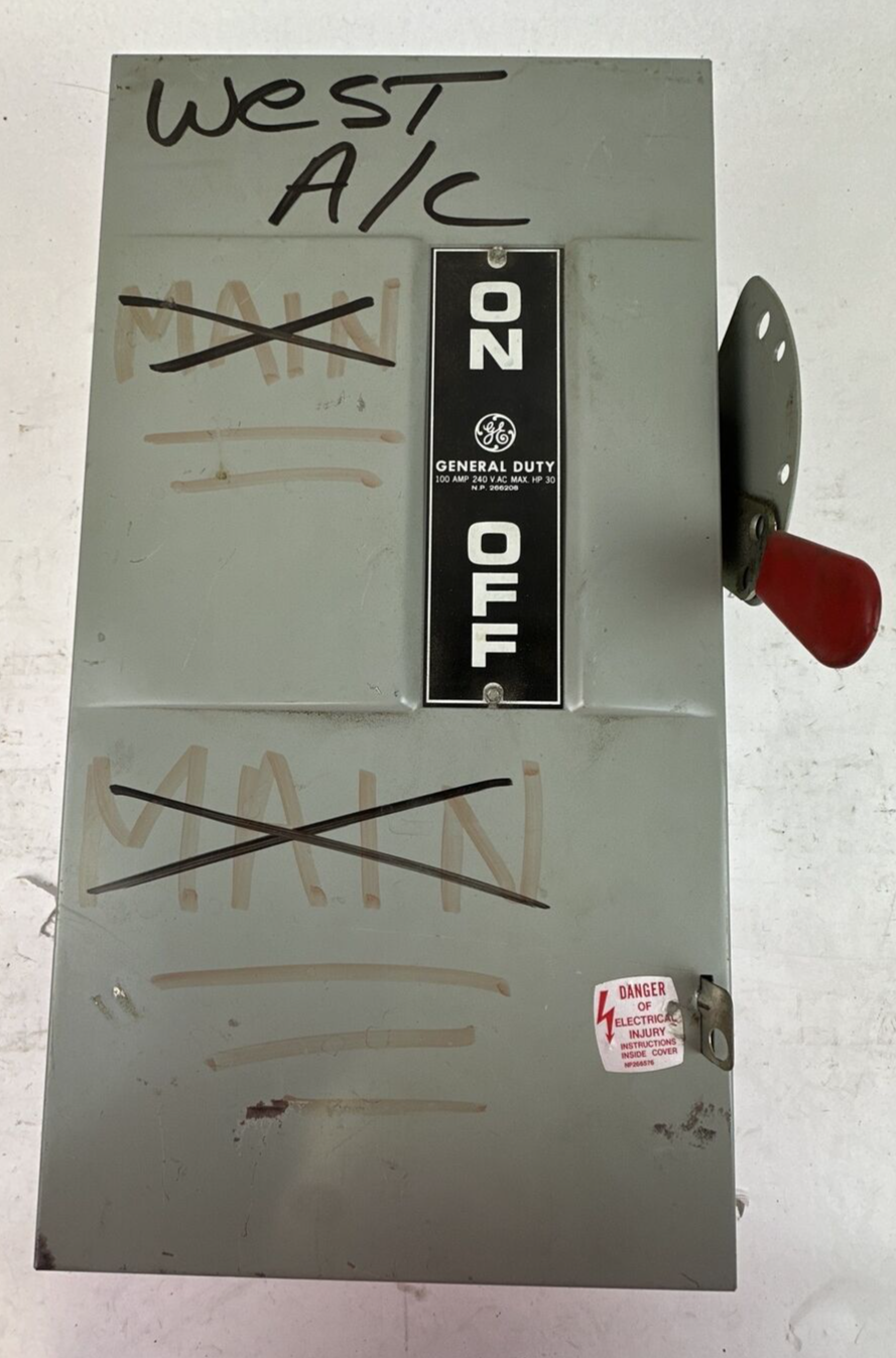 GE TG4323 FUSIBLE SAFETY SWITCH MOD 6 100A 240VAC 3PH 30HP 250VDC 20HP 3P TYPE 10