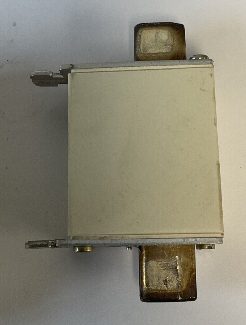 SIEMENS 3NA7 810-6 25A 690V FUSE 120KA***LOTOF3***2
