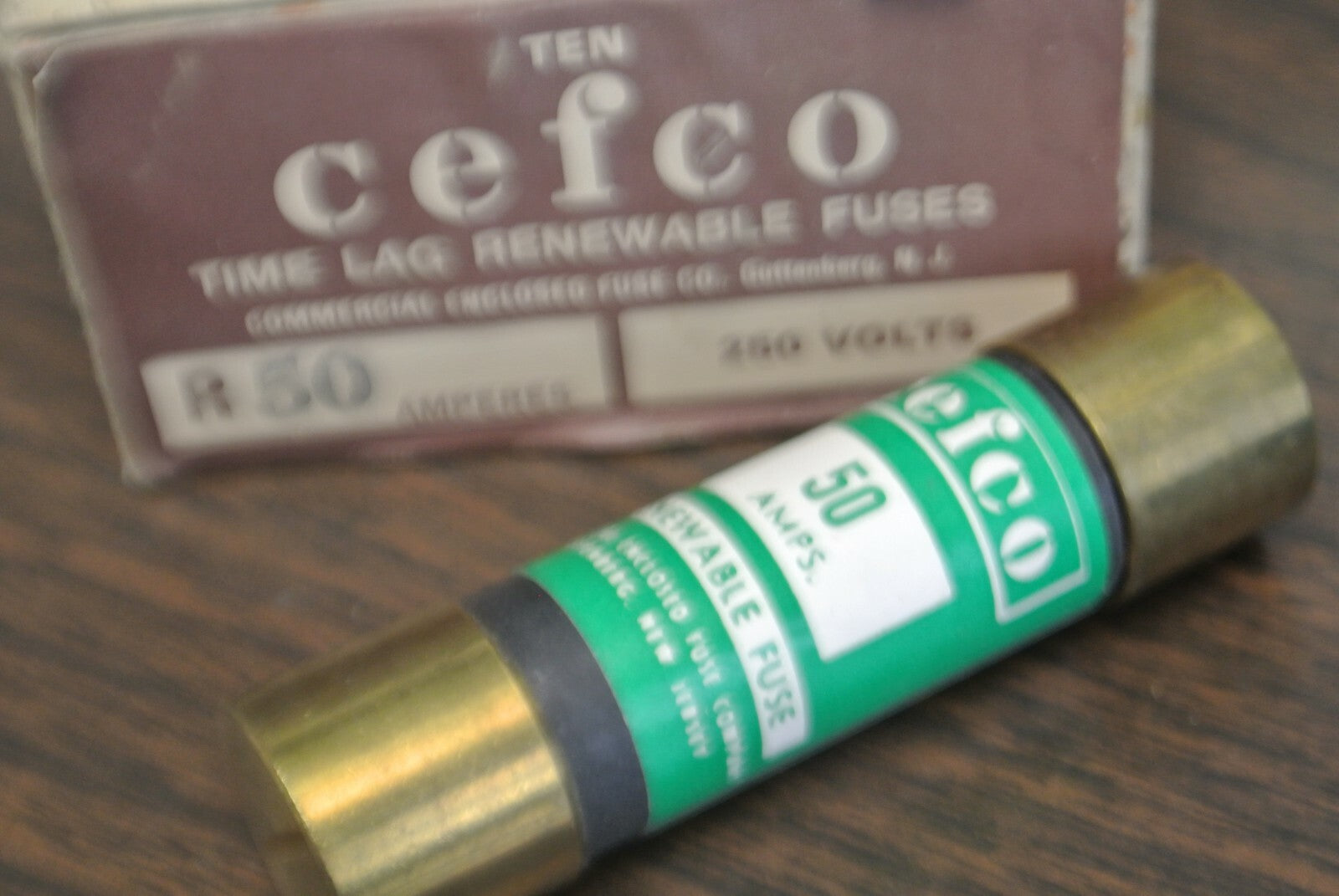 BOX of 10 CEFCO REN50 RENEWABLE FUSE / 50A / 250V / NEW SURPLUS  CAPACITY 35-60A5