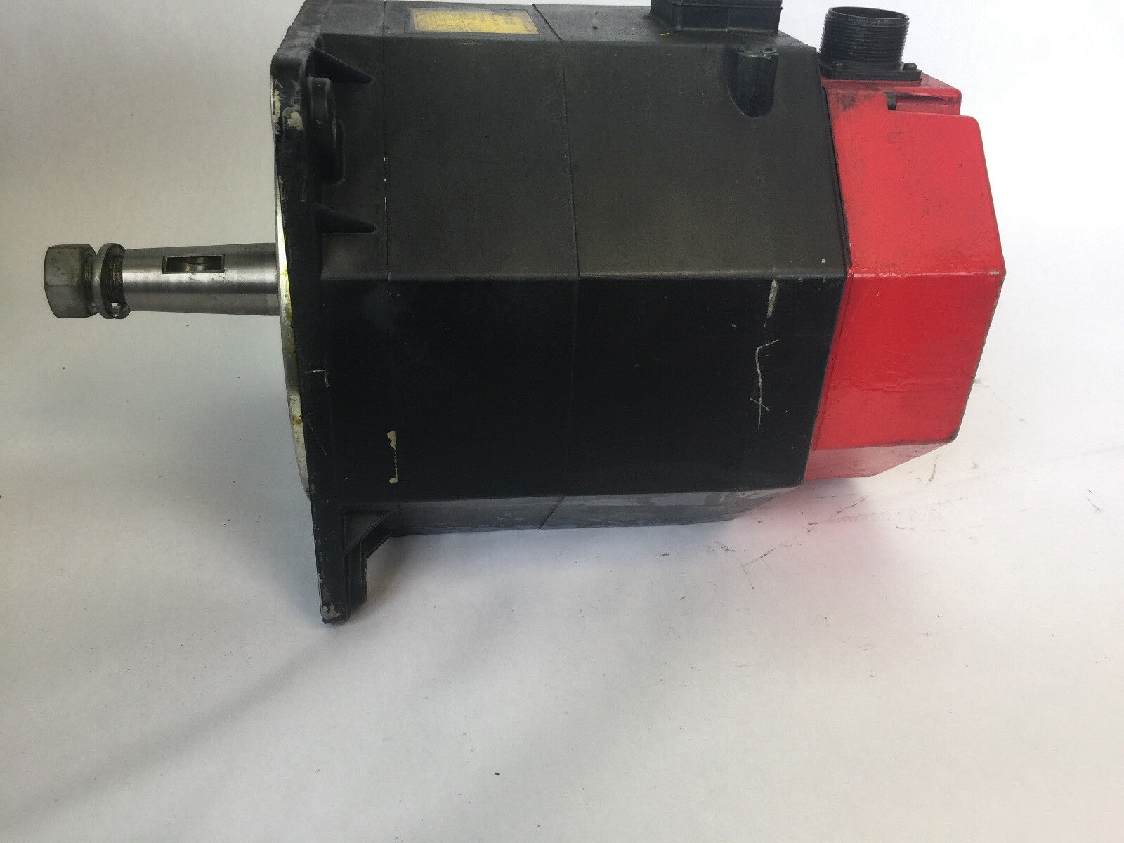 FANUC 30F/2500 A06B-0358-B756 AC SERVO MOTOR 150V 30A 3 PHASE 8 POLES 2500 RPM4