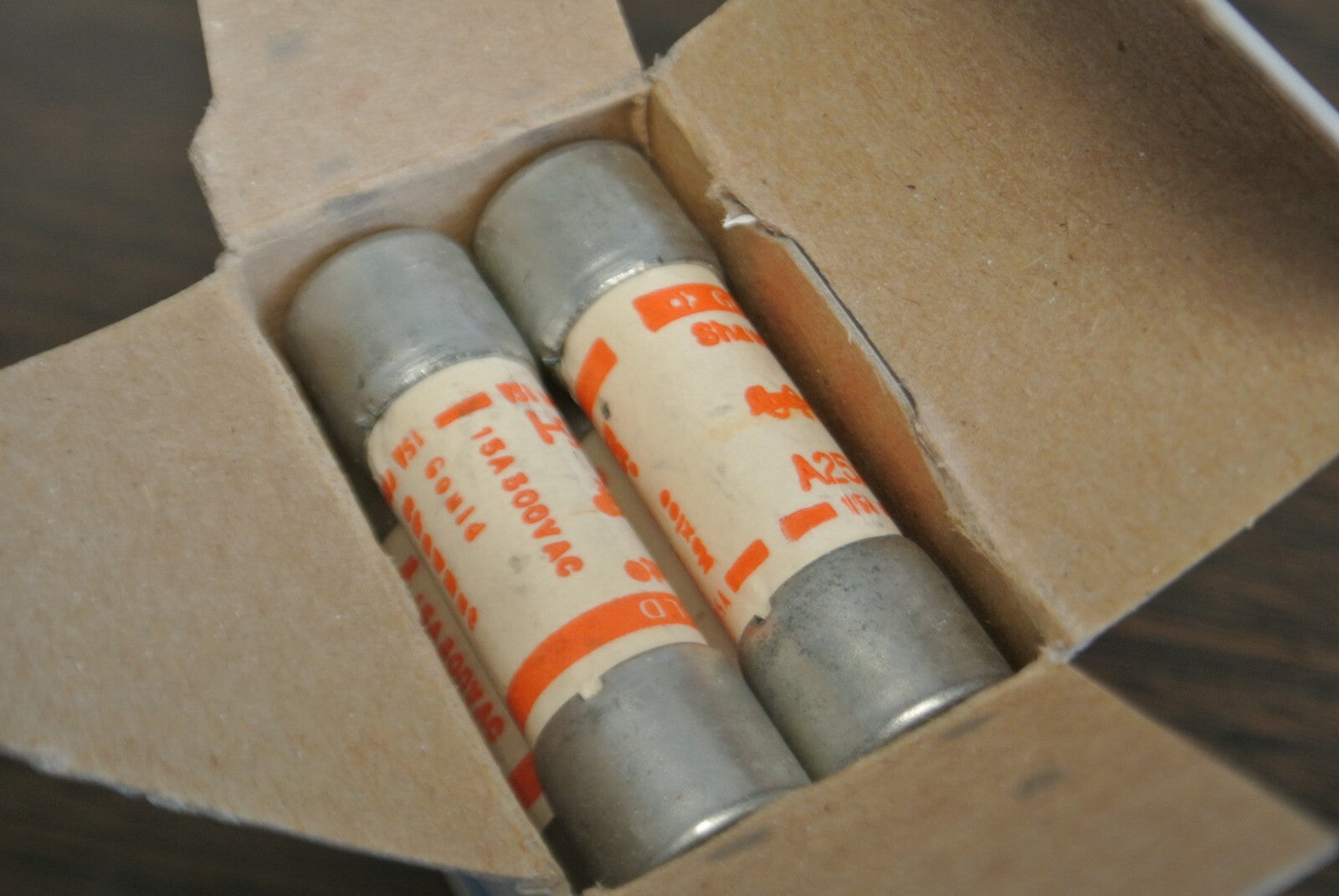 BOX of 10 / GOULD-SHAWMUT A25X15 RECTIFIER FUSES / 15A / 300V / NEW SURPLUS0