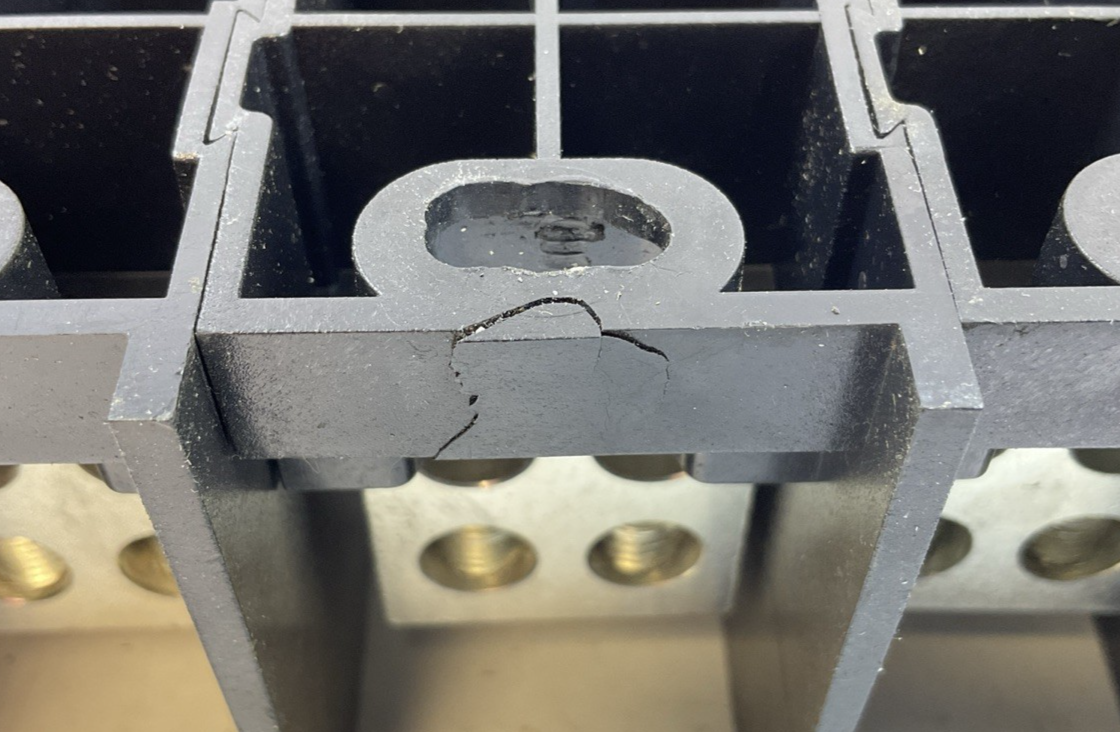 BURNDY BDBMHC-14-500-3 POWER DISTRIBUTION BLOCK 600V7