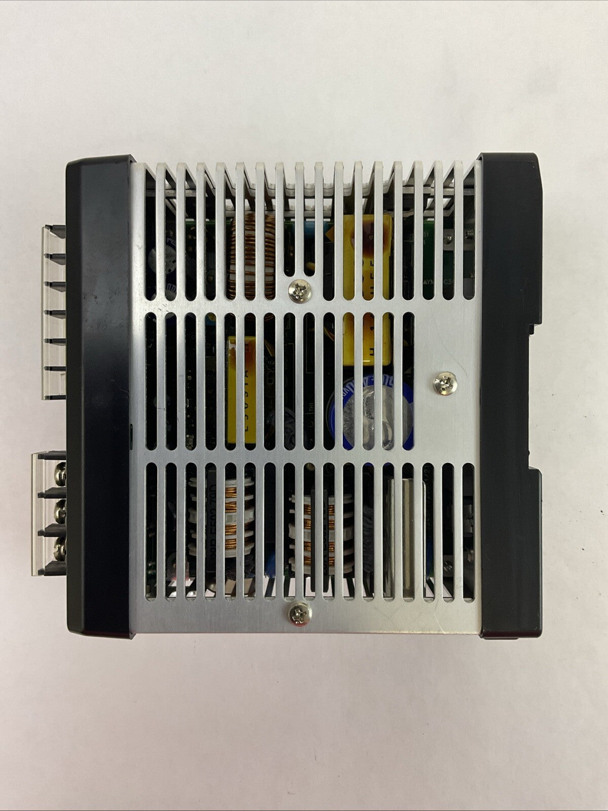 KEYENCE CA-U3 POWER SUPPLY OUTPUT 24VDC 6A INPUT 100-240VAC 50/60GZ 2.1A2