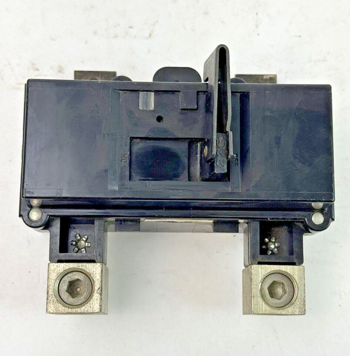 SQUARE D - QOM225 - MAIN CIRCUIT BREAKER - 2 POLE/ 225 A/ 240 VAC1