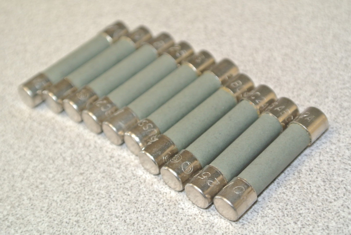 LOT of 10 / BUSS BK/ABC-2 MINIATURE CERAMIC TUBE FUSE / 250VAC / 2A NEW SURPLUS0