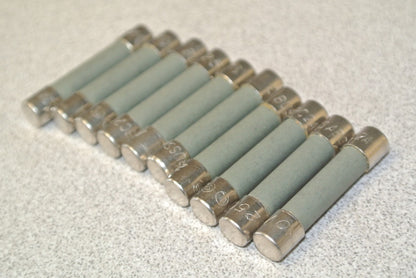 LOT of 10 / BUSS BK/ABC-2 MINIATURE CERAMIC TUBE FUSE / 250VAC / 2A NEW SURPLUS0