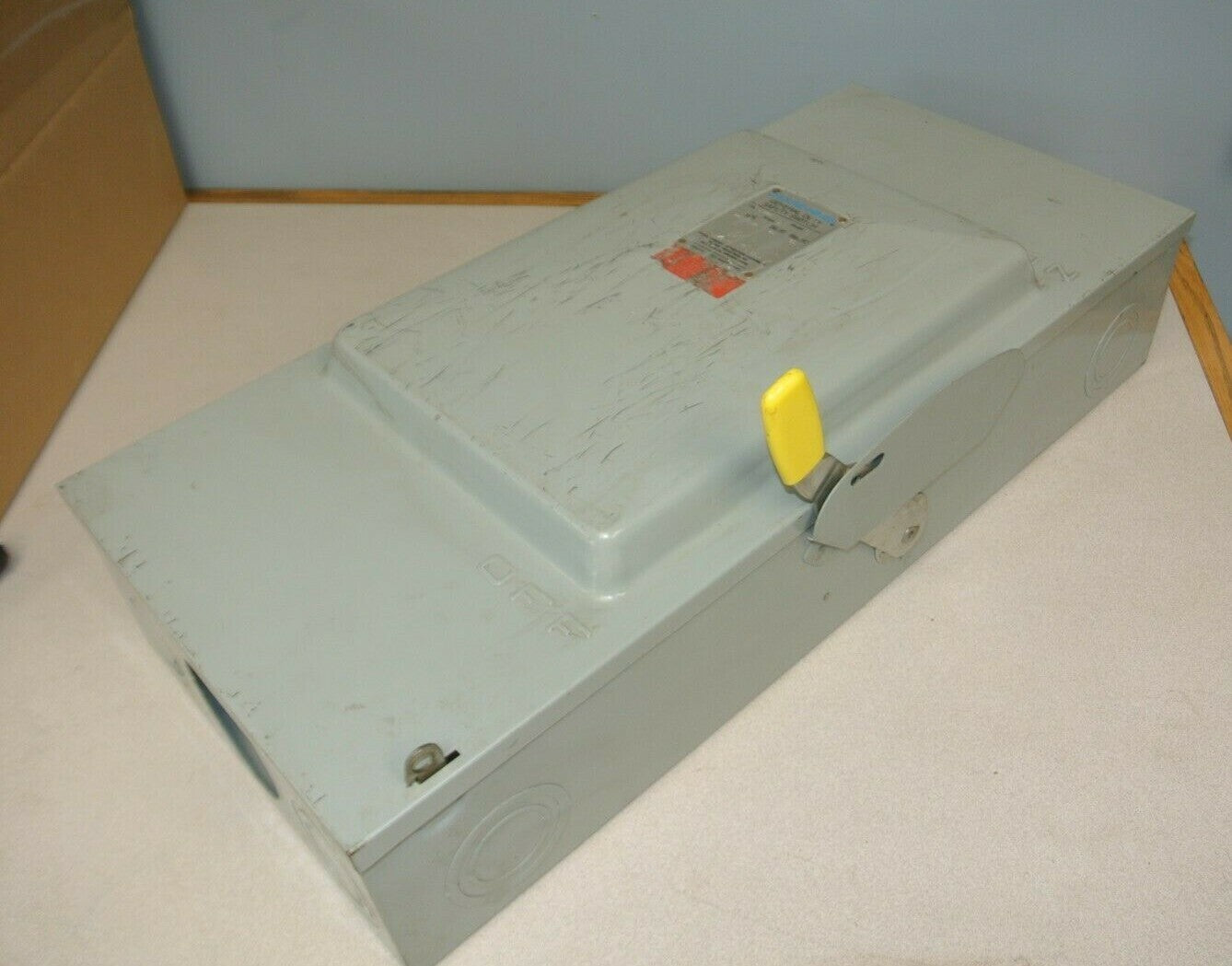 CROUSE-HINDS GH424N GENERAL DUTY FUSIBLE SAFETY SWITCH / 240V / 200A / 60HP MAX0