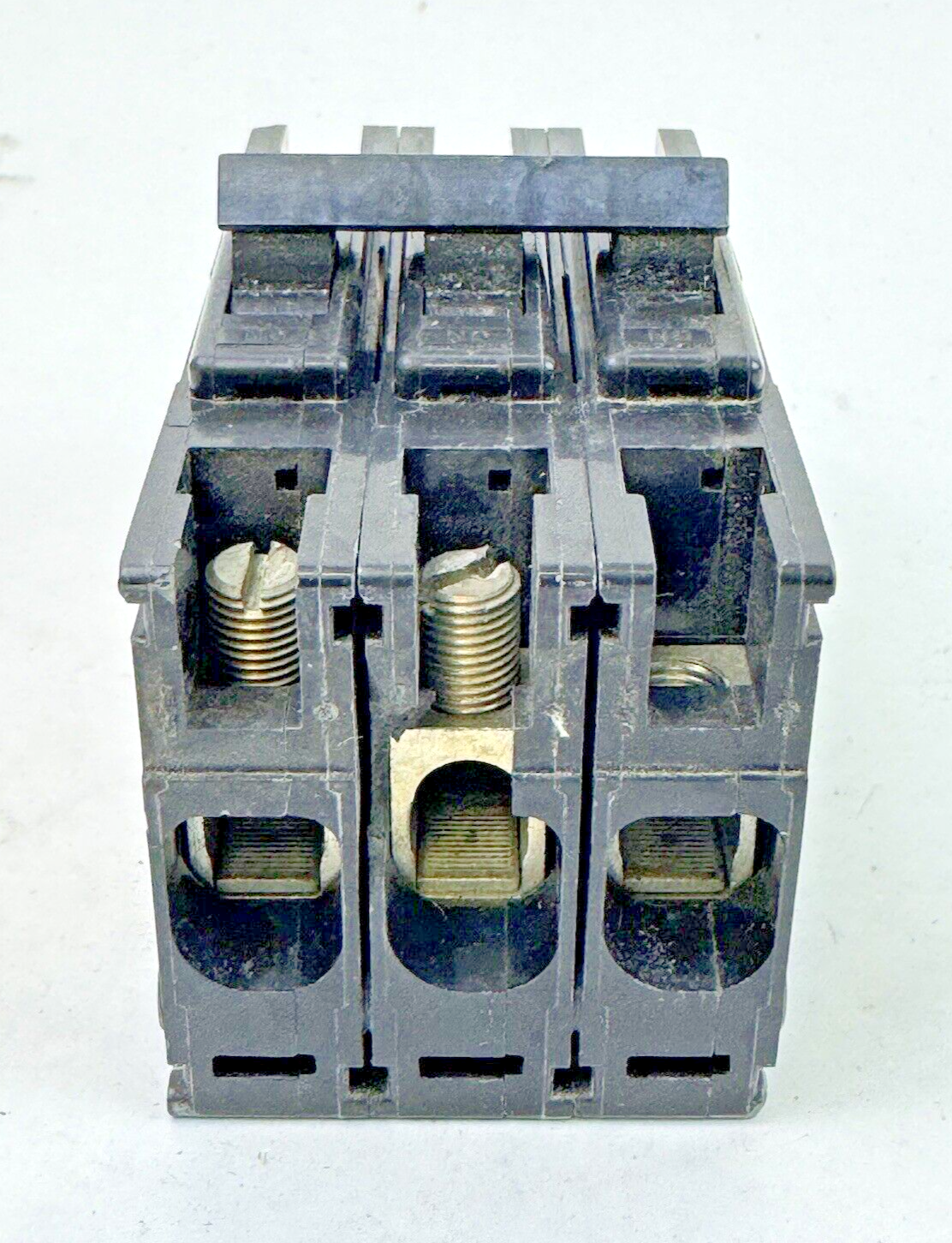 SQUARE D - QOU30001 - CIRCUIT BREAKER - 3 POLE/125 A/240 VAC/TYPE QOU **READ DES4