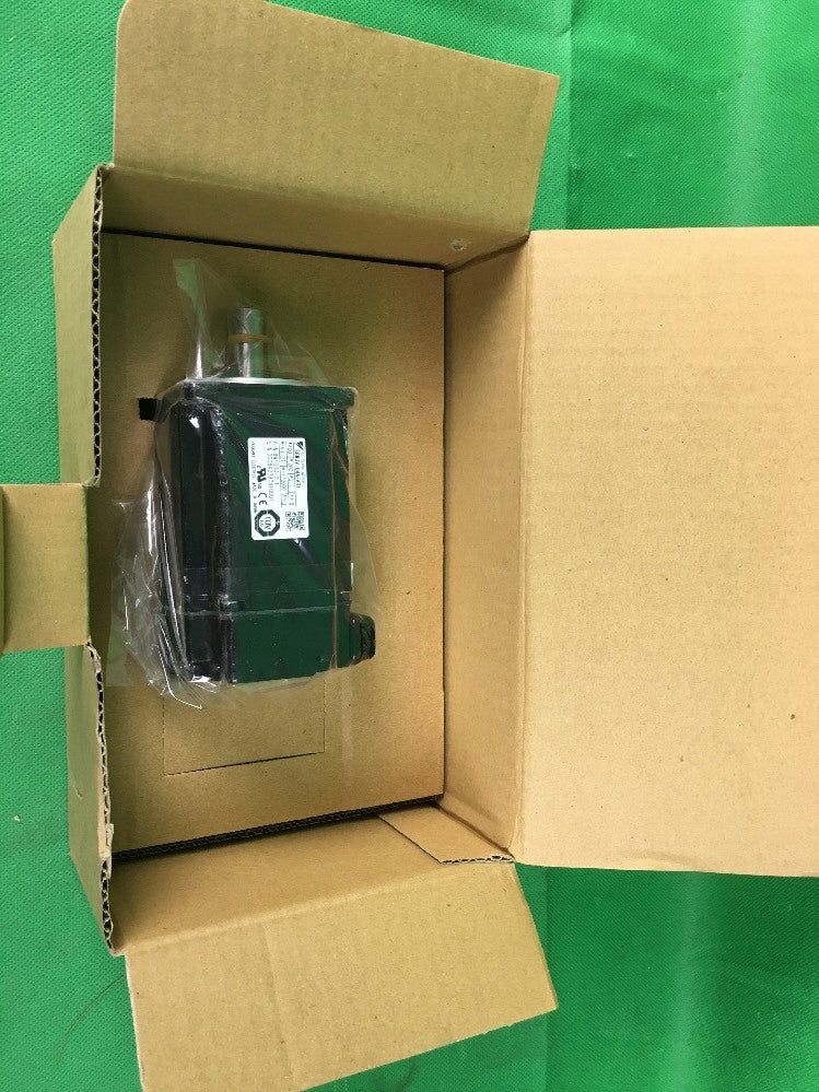 YASKAWA AC SERVO MOTOR SGMJV-04A3AB1 400W 200V 2.7A 3PH *NEW*1