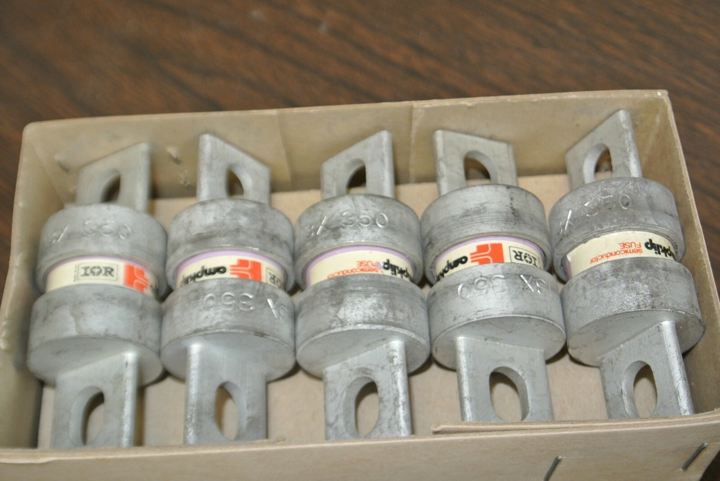 BOX of 10 / INTERNATIONAL RECTIFIER SF13X350 FUSE / 350A / 130V / NEW SURPLUS0