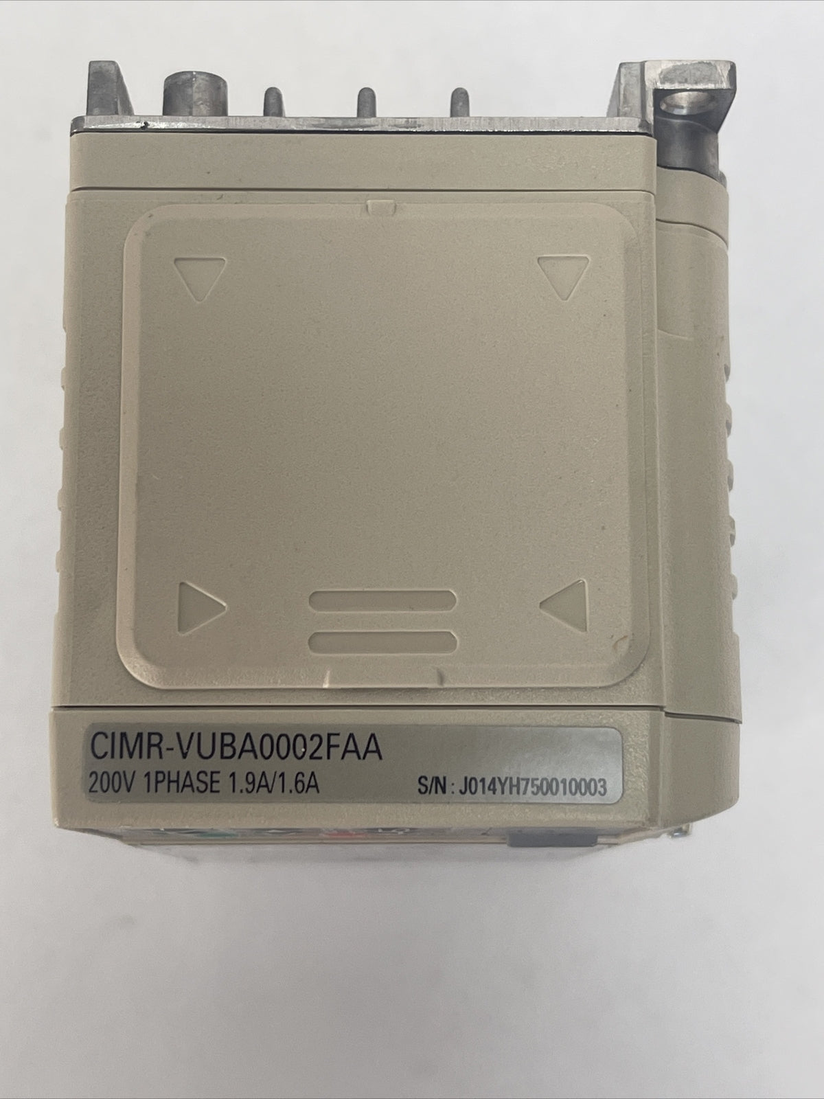 YASKAWA CIMR-VUBA0002FAA AC DRIVE REV C OUTPUT 0-240VAC 1.9/1.6A 0-400HZ INPUT6