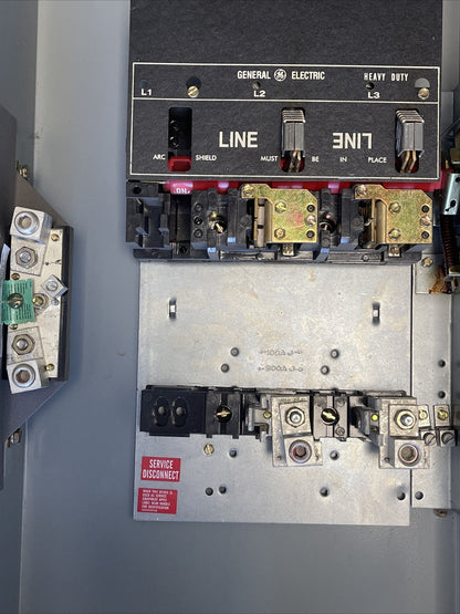 GE TH3224J MODEL 11 FUSIBLE SAFETY SWITCH 200A 240VAC 250VDC 60HP 2P TYPE 1,5,129