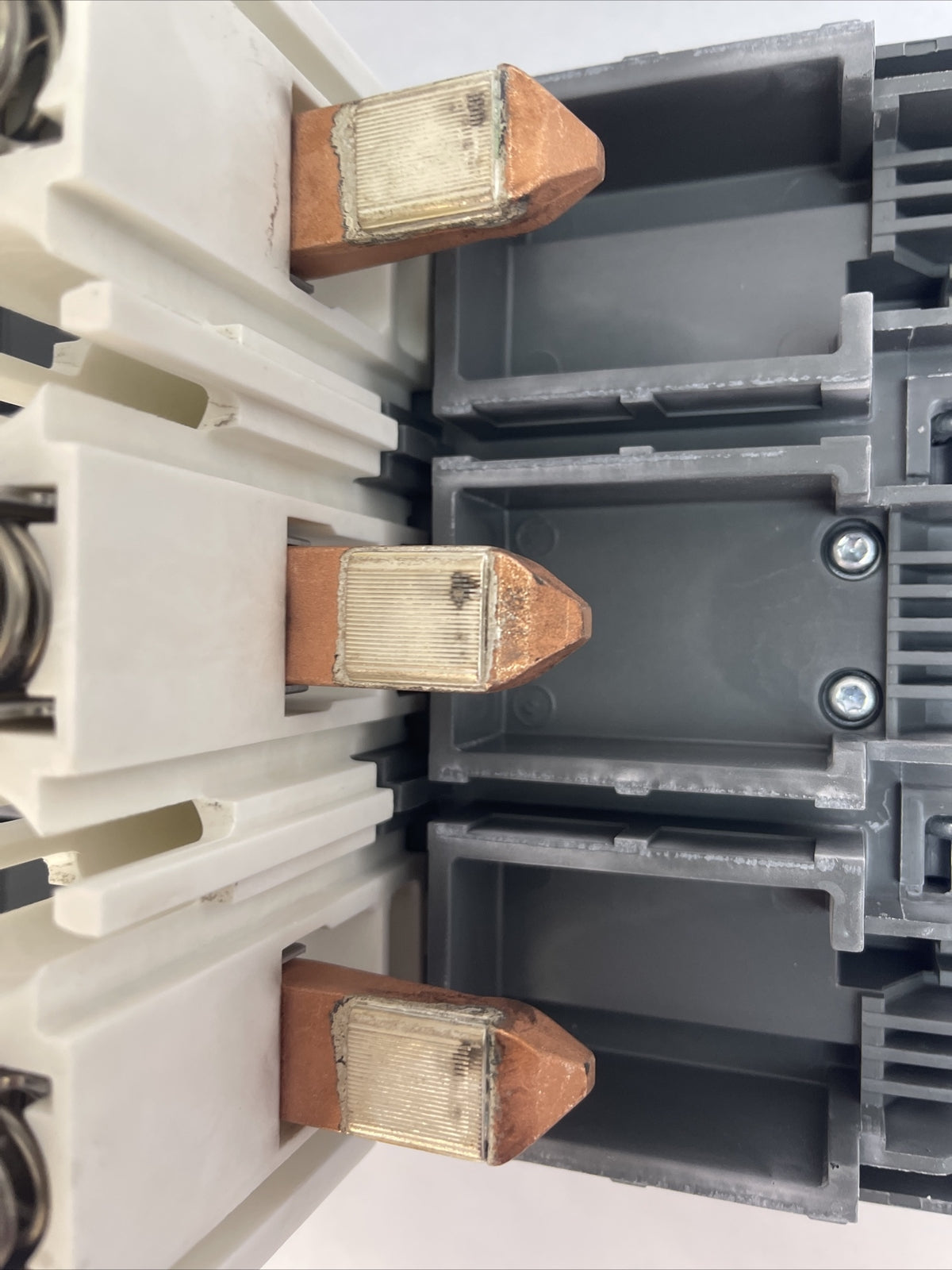 ABB AF400-30 CONTACTOR 600VAC 400HP 3PH 3POLE 550A COIL 100-250VDC 50-60hz7