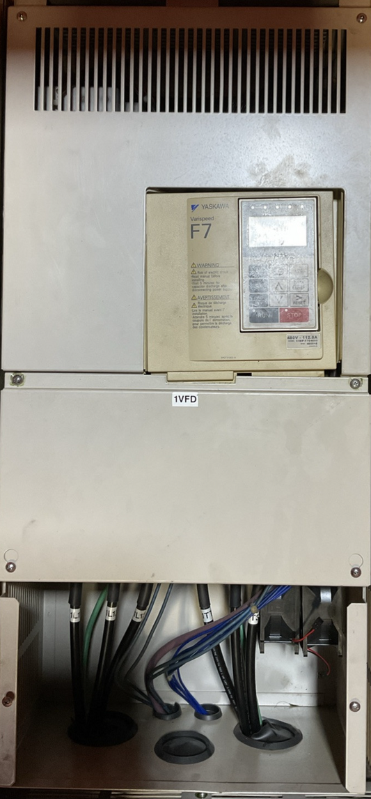 YASKAWA CIMR-F7U4055 AC DRIVE OUTPUT 0-480VAC 3PH HD 112A 85kVA ND 125A 95kVA0