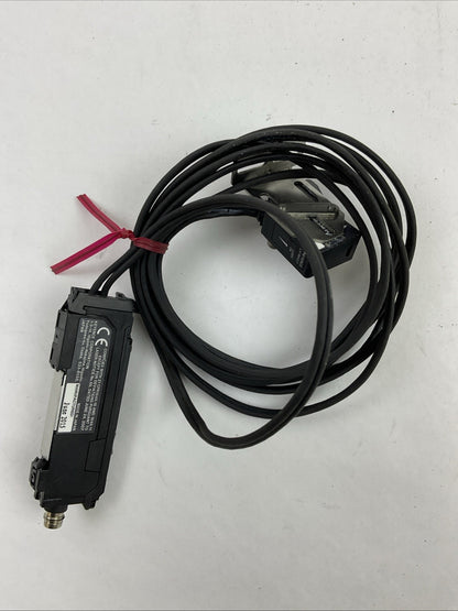 KEYENCE LV-N11CN 24VDC LV-NH37 SENSOR0