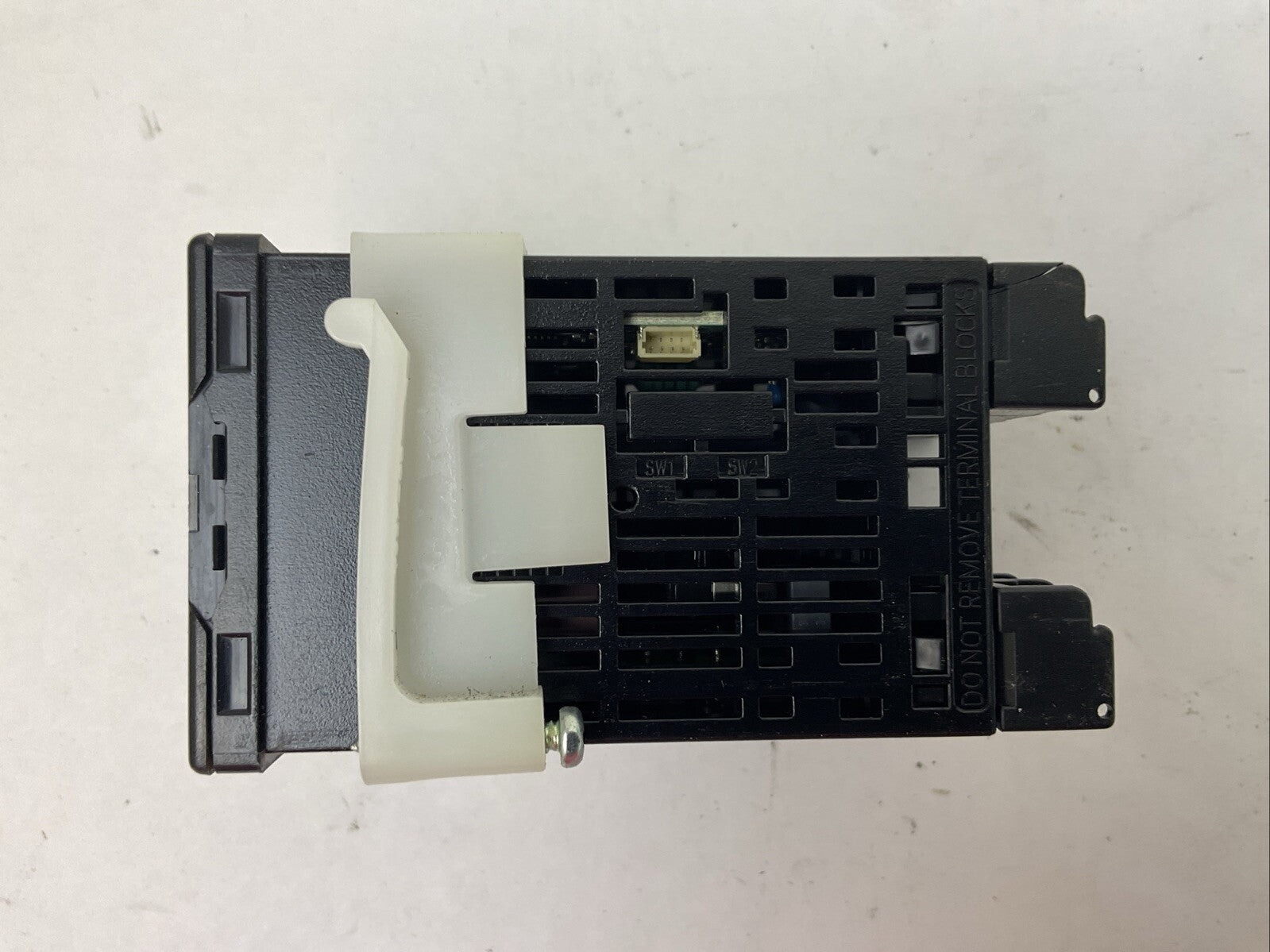 OMRON E5CZ-Q2MT TEMERATURE CONTROLLER2