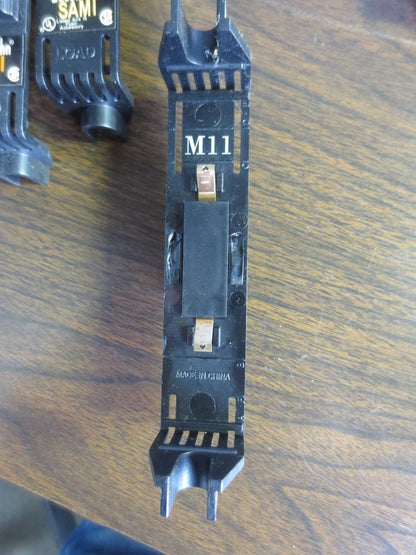 BUSSMANN SAMI-11 INDICATING FUSE COVERS - LOT of 73