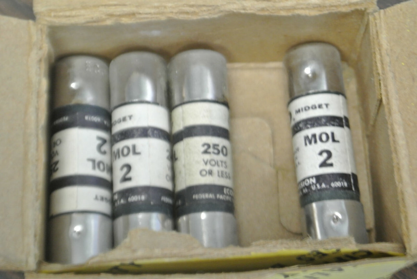 LOT of 4 / ECONOMY / ECO / FPE MOL-2 MIDGET FUSE / 2A / 250V  MOL20