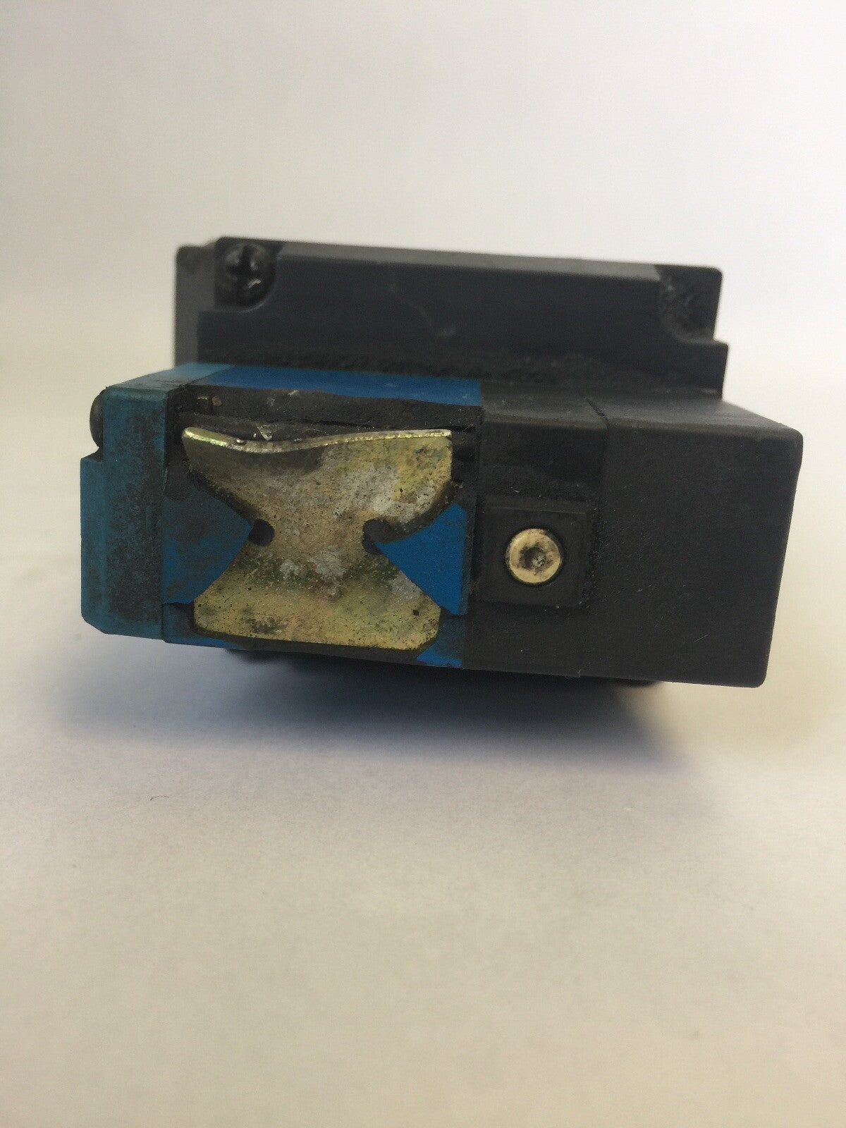 SMC VSR8-8-FHG-D-3EZ-V1 SOLENOID VALVE 24VDC SUPPLY PRESS. 0.2-1.0MPa6