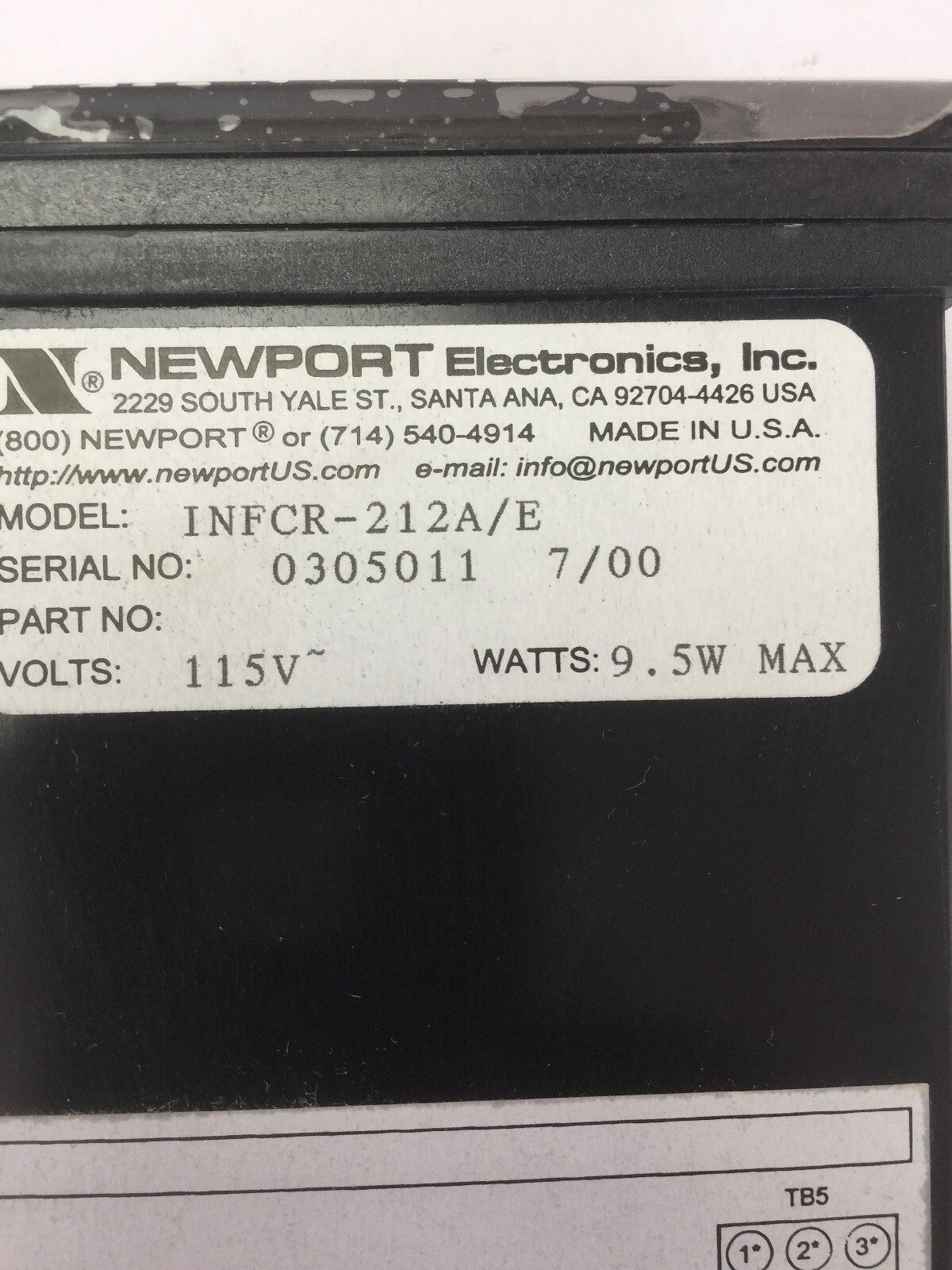 NEWPORT ELECTRONICS INFCR-212A/E TEMPERATURE CONTROLLER 115VAC 9.5W2