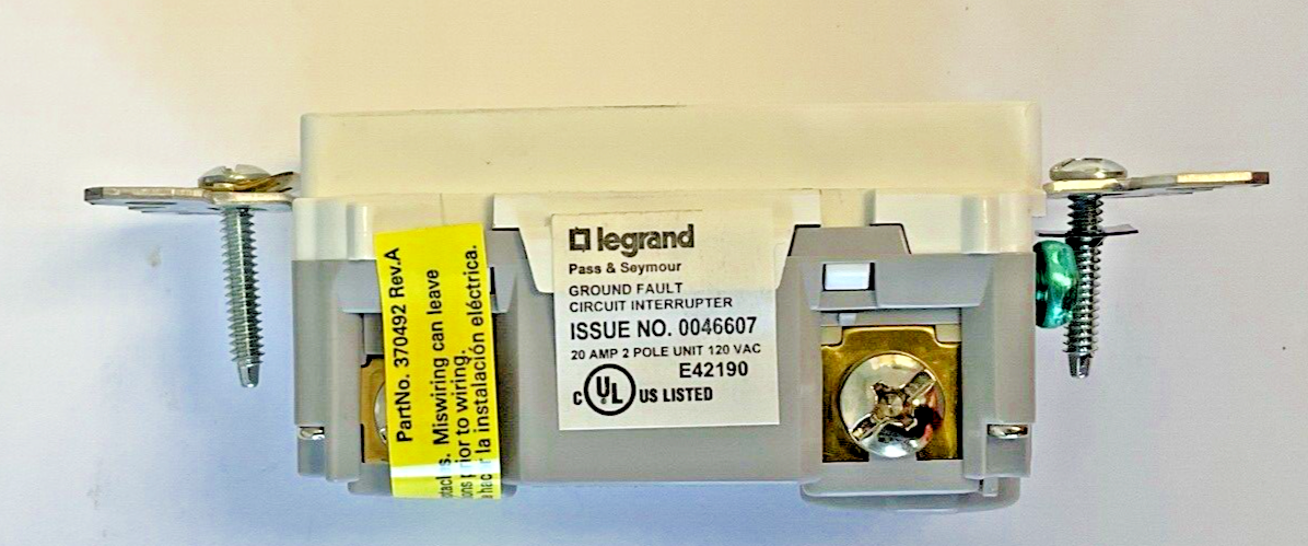 LEGRAND 2097W GFCI DUPLEX RECEPTACLE 20A 125VAC 60HZ RADIANT****LOTOF5****3