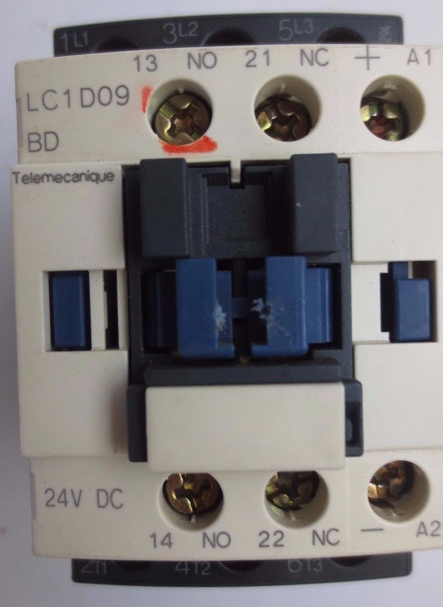 SCHNEIDER / TELEMECANIQUE LAD4TBDL w/ LC1D09 CONTACTOR 24V1