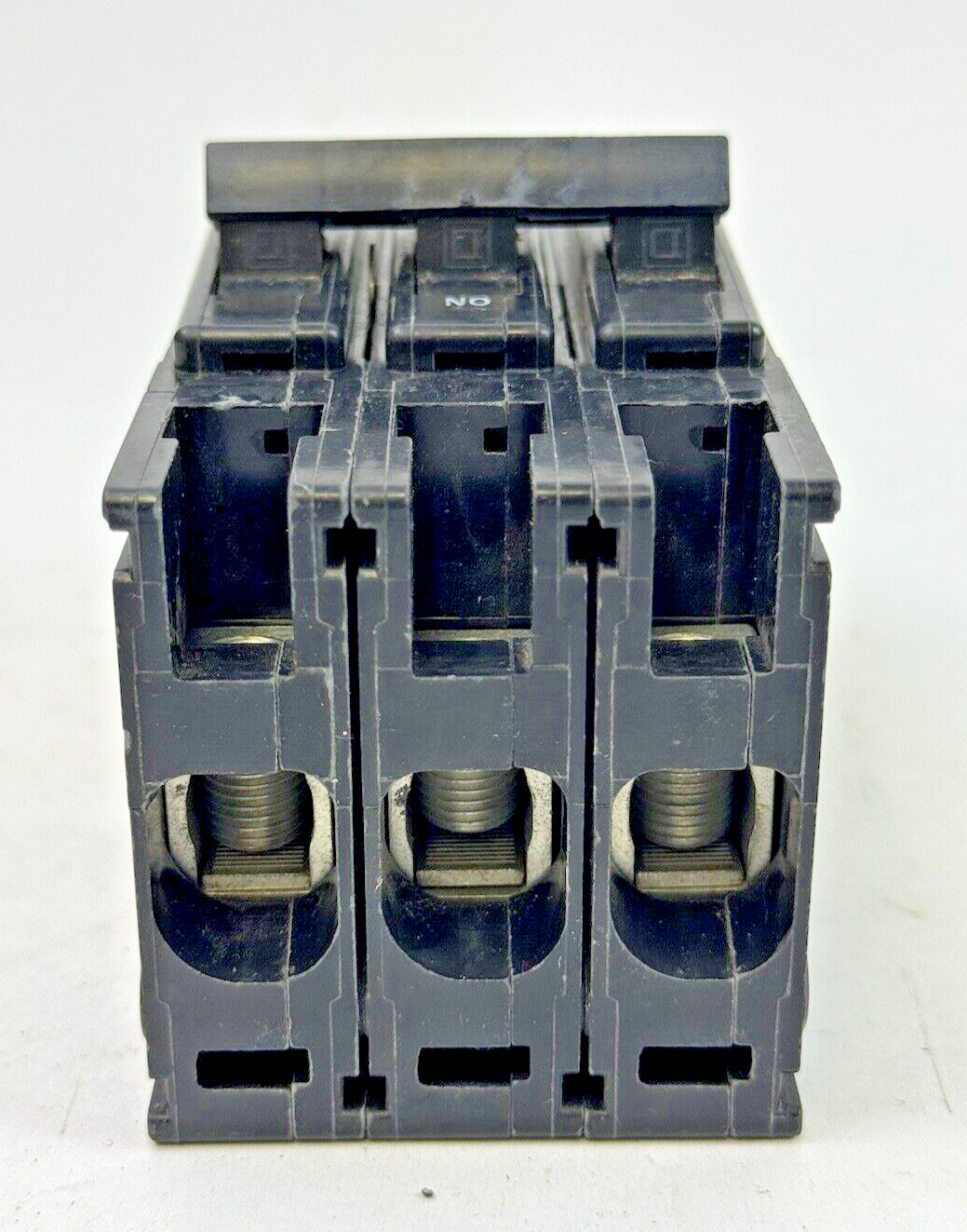SQUARE D - QOU380 - UNIT MOUNT CIRCUIT BREAKER - 3 POLE/80 A/ 240 VAC/ TYPE QOU4