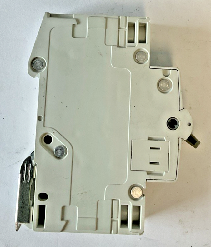 CUTLER HAMMER WMS1D15 CIRCUIT BREAKER 240VAC D15 ***LOTOF2***2