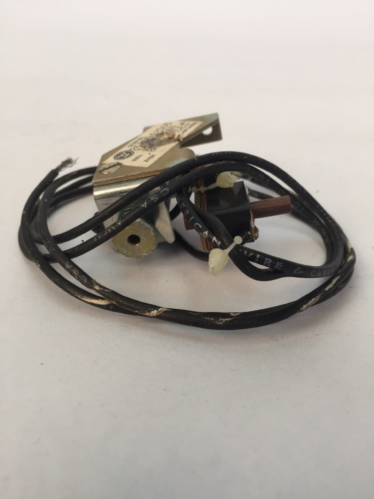 WESTINGHOUSE/CUTLER HAMMER 2609D42G05 SHUNT TRIP 120VAC LEFT HAND MOUNTING4