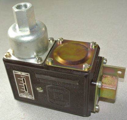 SQUARE D 9016 BSG-1 VACUUM SWITCH - OPEN - 20", CLOSE 14" - NEW SURPLUS2