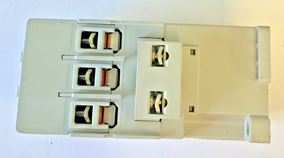 ALLEN BRADLEY 100-C30E*00 CONTACTOR SER.C 600VAC 55A5