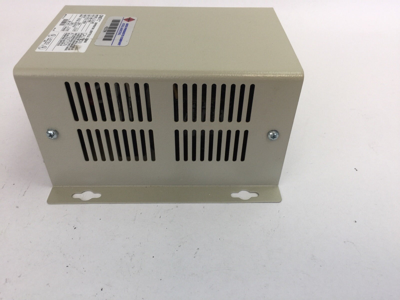 ONEAC CL1102 POWER CONDITIONER INPUT 120VAC 2.2A OUTPUT 120VAC 2.0A 60HZ 1 PHASE5
