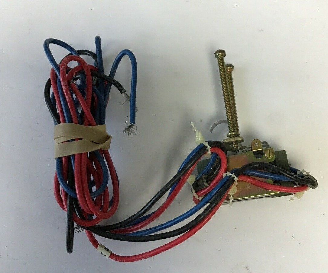 WESTINGHOUSE 2A-2B AUX SWITCH STYLE 4979D06GO8 120VAC 5AMPS 60HZ2