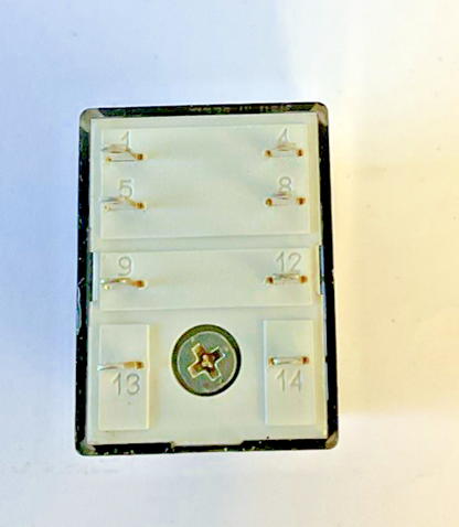 ALLEN BRADLEY 700-HC22Z24-4 W/ 700-HC22Z24 RELAY 24VDC 10A SER.A  ***LOTOF5***7