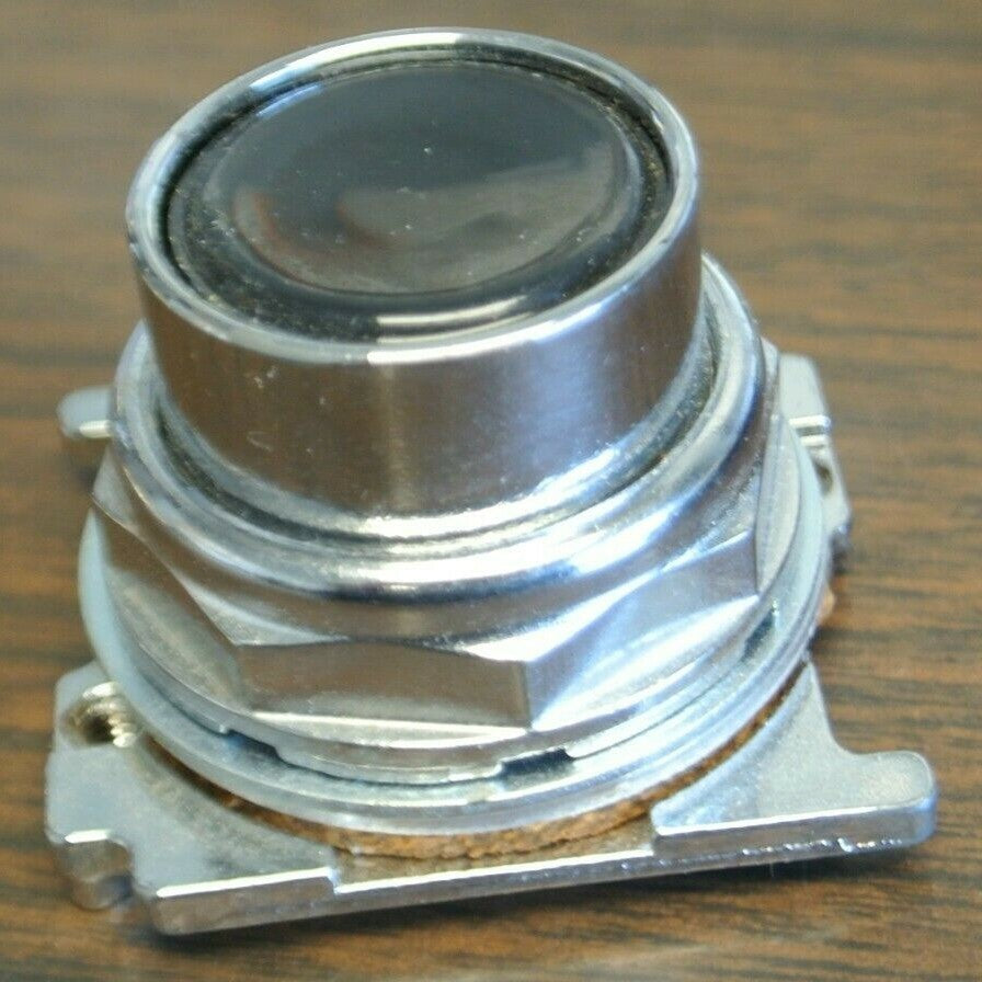 CUTLER-HAMMER E24PB FLUSH PUSHBUTTON OPERATOR / BLACK / NEW SURPLUS2