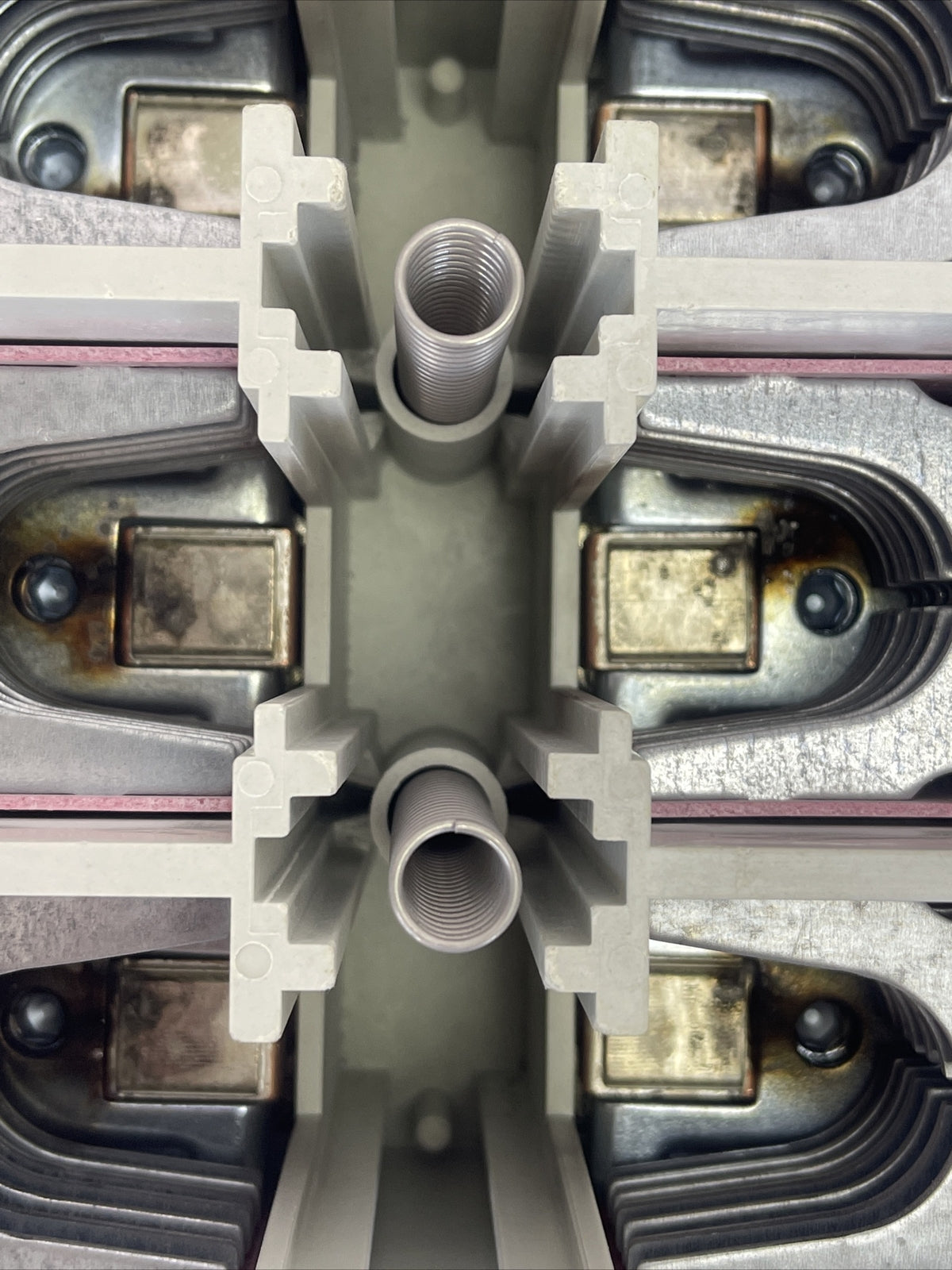 ABB AF400-30 CONTACTOR 600VAC 400HP 3PH 3P 550A COIL 100-250VDC 50-60hz11