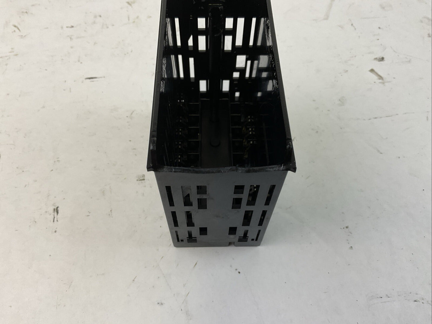 OMRON E5EN-R3MT-500 TEMPERATURE CONTROLLER 100-240VAC 50/60HZ 10VA8