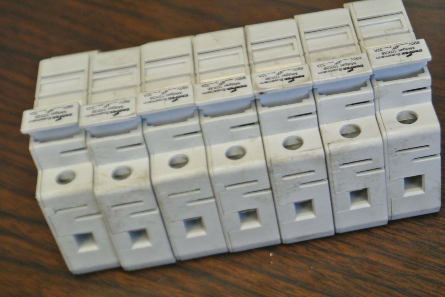BUSSMANN CHM SERIES FUSE HOLDER / 600V, 30A, 50/60Hz w/o fuses ***LOTOF7***0