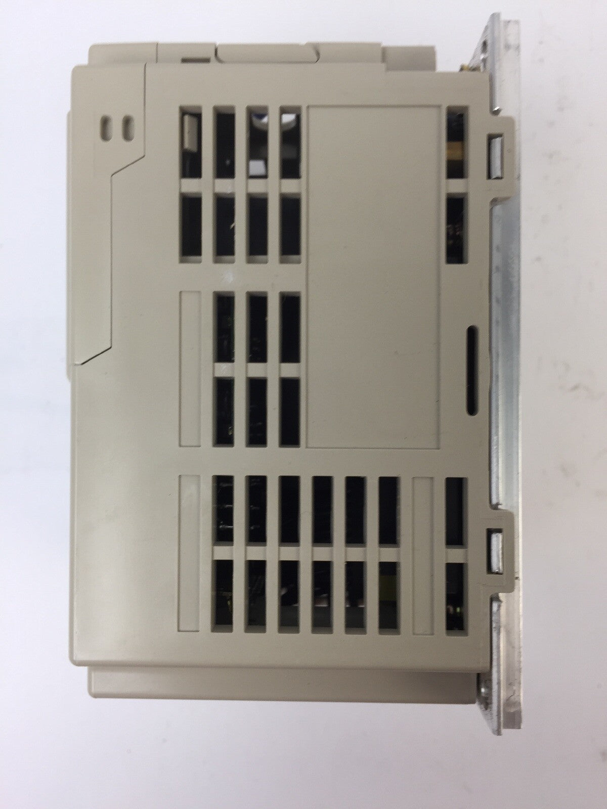 YASKAWA CIMR-V7WU22P2 AC VE VARISPEED V7N DEVICENET 230VAC 5