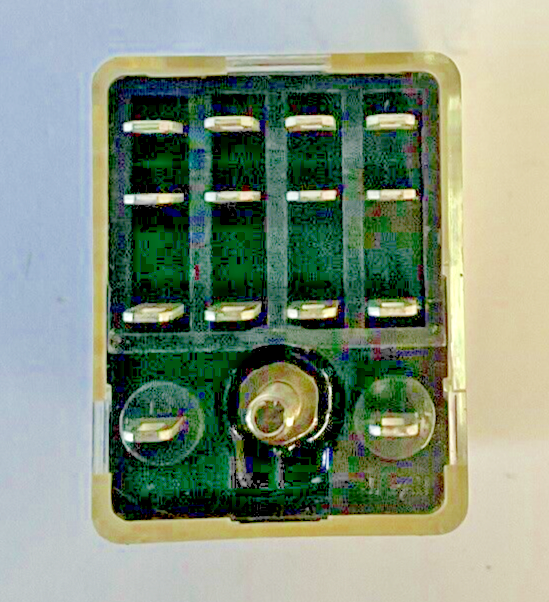 ALLEN BRADLEY 700-HC24Z24-4 RELAY 24VDC SER.A 1/6HP 5A 50/60HZ ***LOTOF9***4