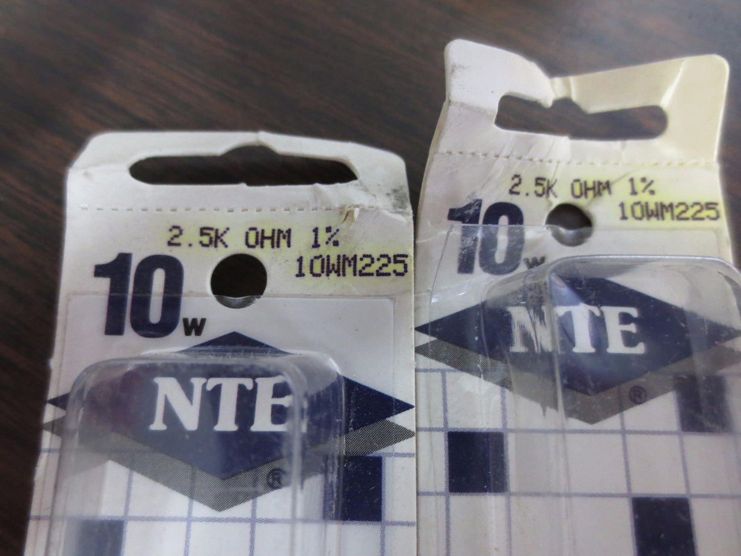 NTE 10WM225 RESISTOR 10,WATT, 2.5K OHM ALUMINUM HOUSING, NEW SURPLUS - LOT of 41