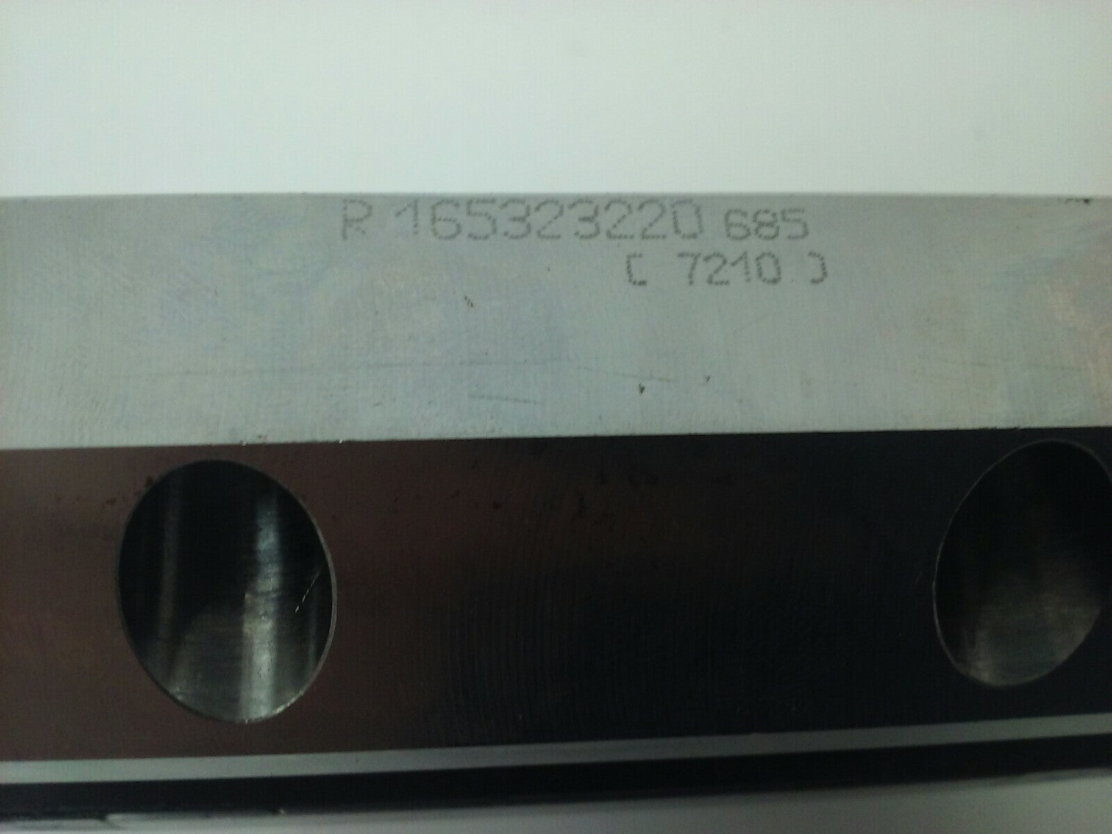 REXROTH MNR: R165323220 685 RUNNER BLOCK/ BAIL RAIL1