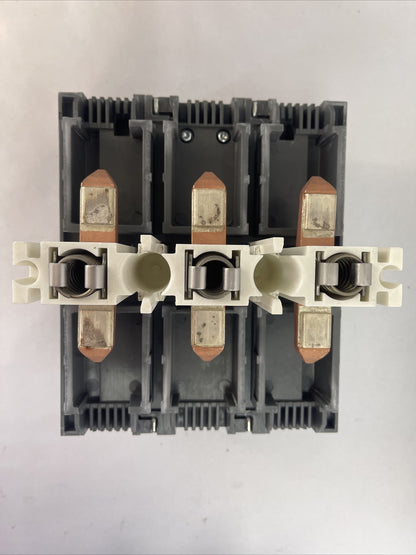 ABB AF400-30 CONTACTOR 600VAC 400HP 3POLE 3PH 550A COIL 100-250VDC 50-60hz5