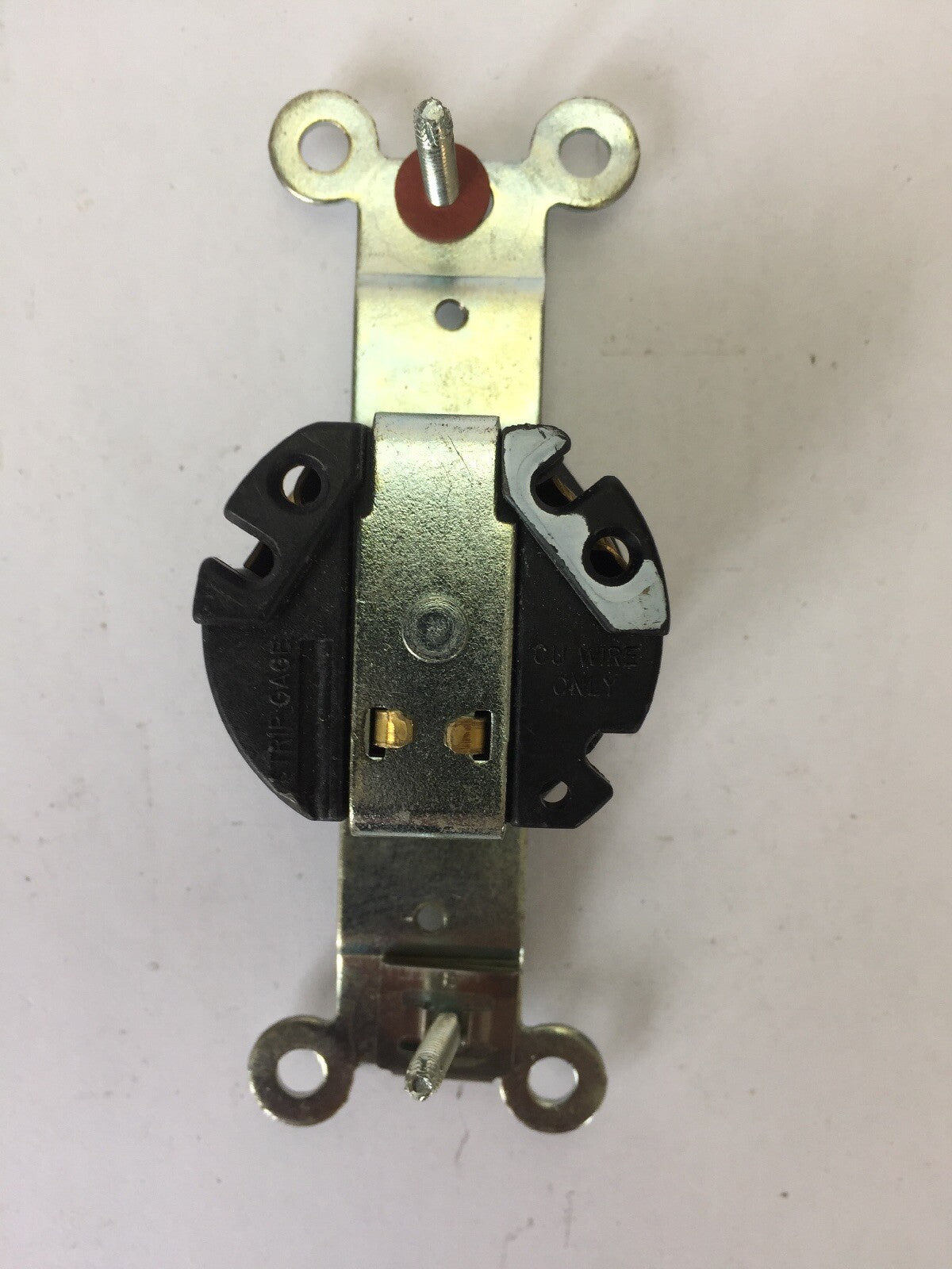 HUBBELL HBL4710 TWIST-LOCK SINGLE RECEPTACLE 15A 125V 2 POLE3