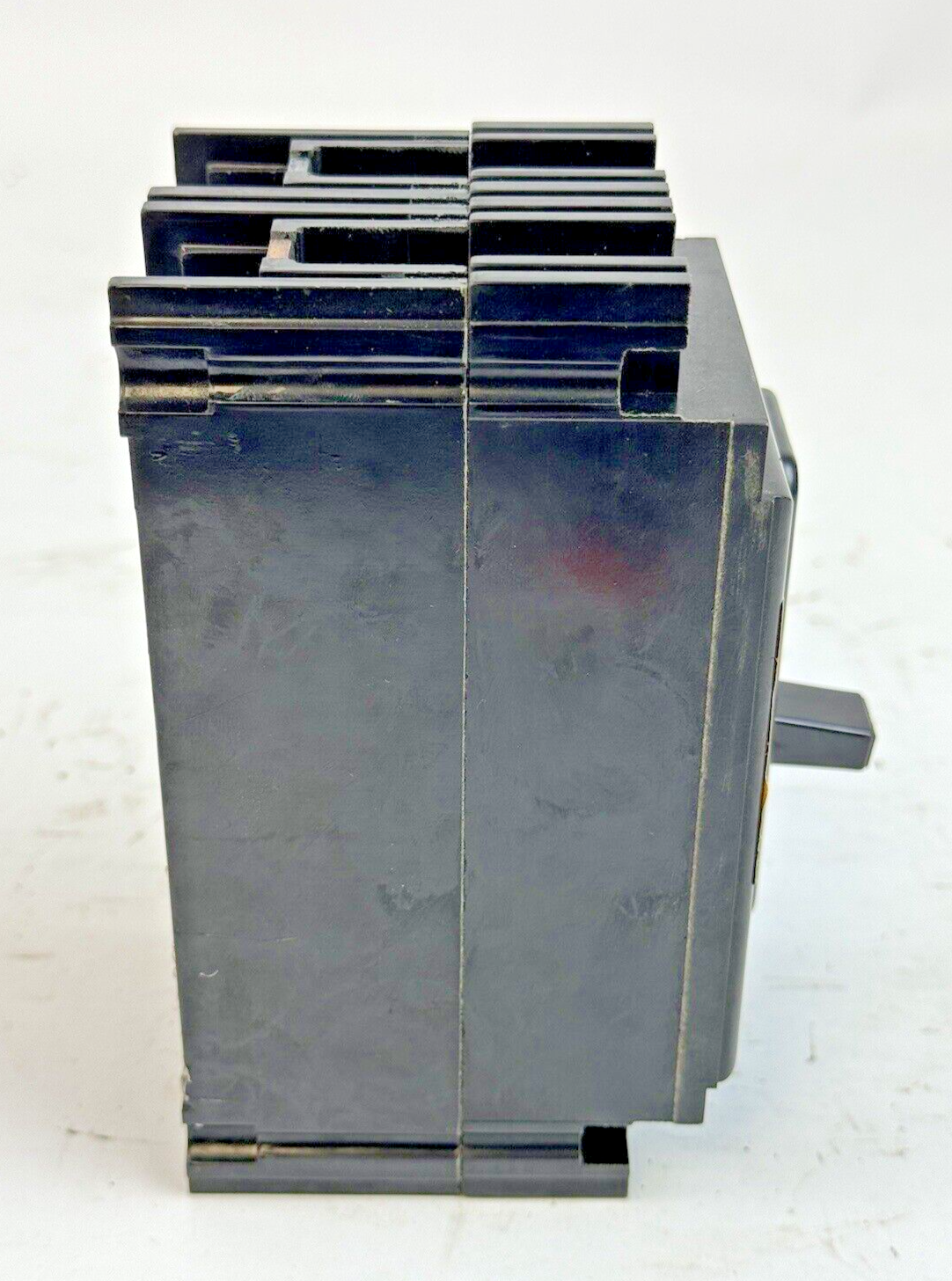 CHALLENGER / FPE - NE224020 - MOLDED CIRCUIT BREAKER - 2 POLE, 240 VAC, 20 A-NEW5